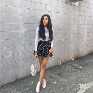 Stripes asymmetrical mini skirt 💙